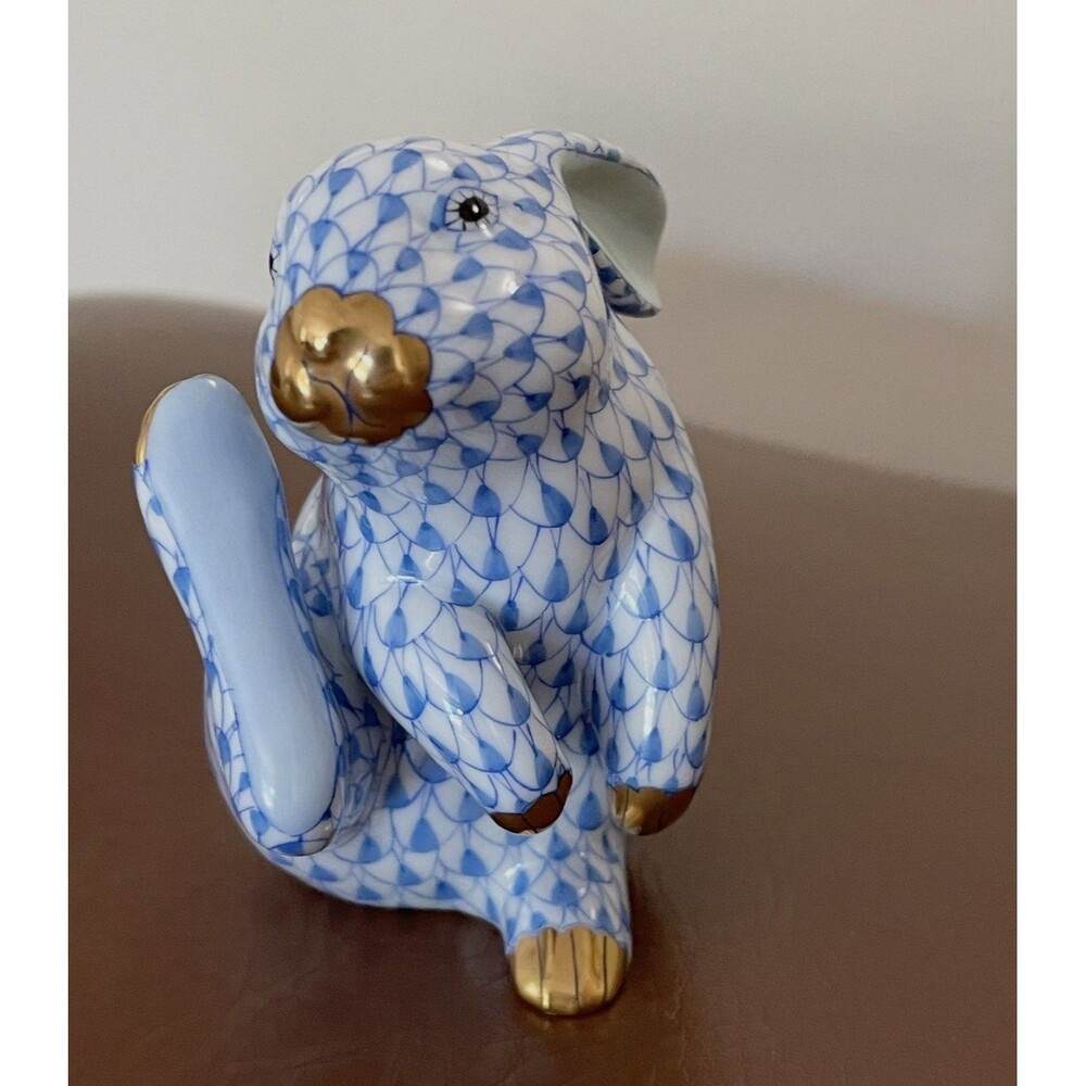 HEREND Hungary Blue Fishnet Scratching Bunny with Gold #VHB-15387 3in
